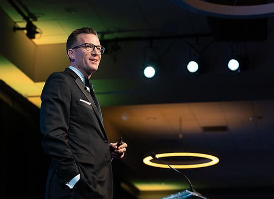 在线博彩 President Dr. Brendan Kelly speaks at the Presidential Black Tie Gala